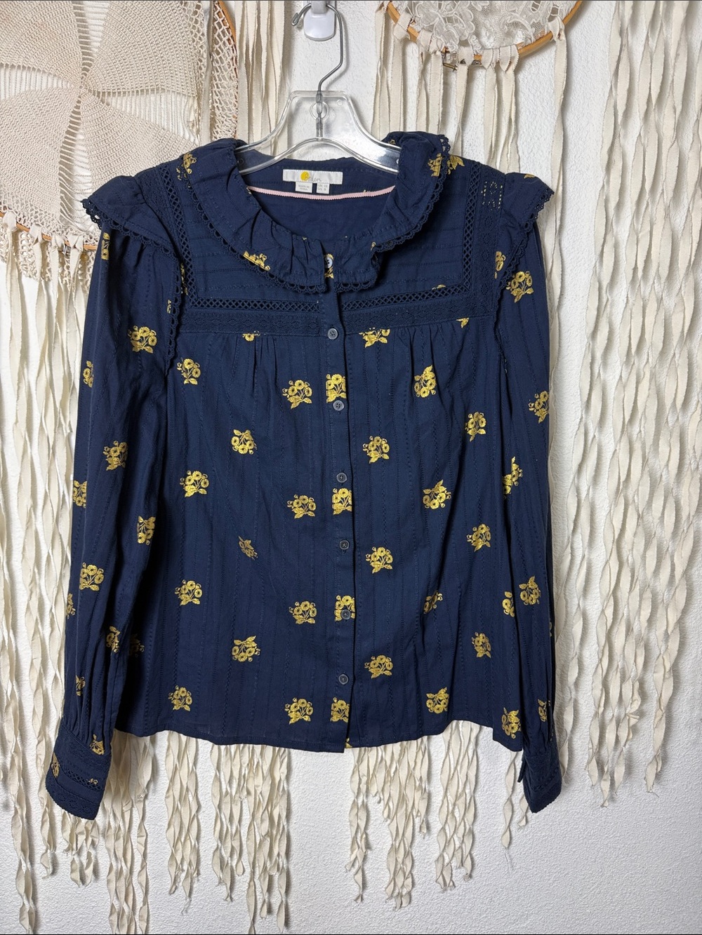 Boden Crochet Trim Ruffle Sleeve Button Down Blouse in Navy and Gold Floral US8 - Picture 5 of 13